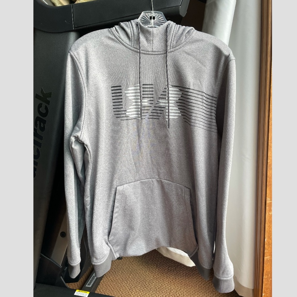 Gray Under Armour sweatshirt size large